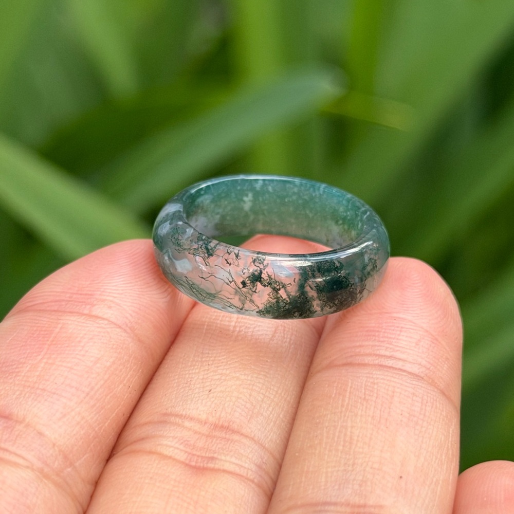 Size 7.5 green moss agate band ring 0422